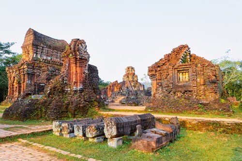 美山聖地紅磚塔廟遺址,占婆文化的神秘氛圍